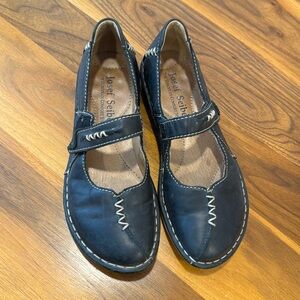 Josef Seibel like new size 6